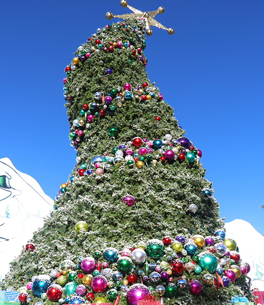 Grinch Christmas Tree (and Grinch Tree Topper) - Southern Crush at Home