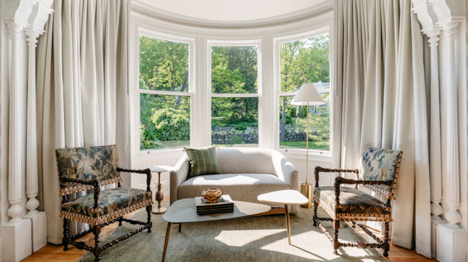  Norumbega Sandringham room seating area.