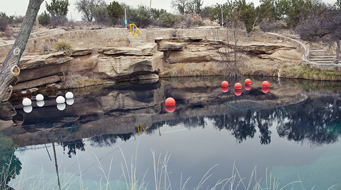 Scuba dive at the Blue Hole on Route 66 in Santa Rosa. | Photo by SunnyS/stock.adobe.com